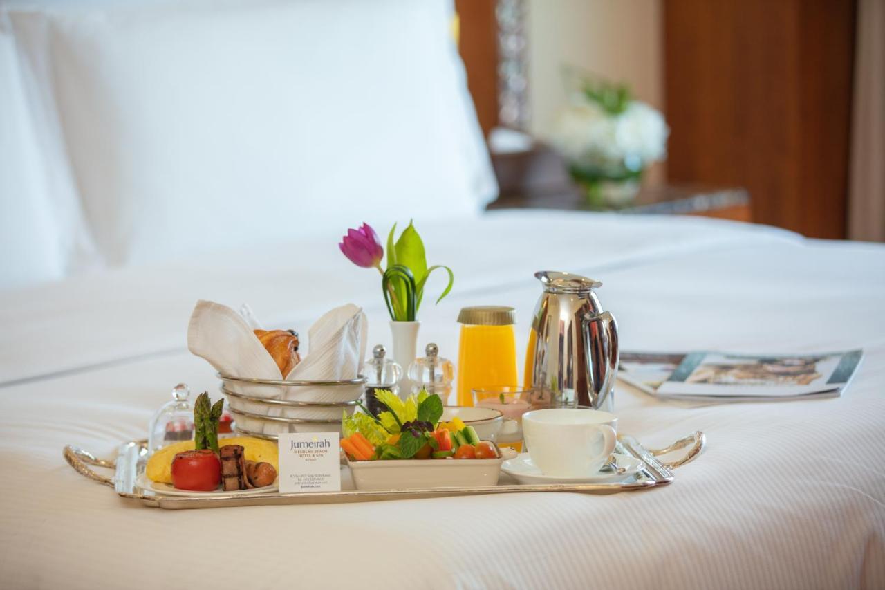 Jumeirah Messilah Beach Kuwait Kuwait City Luaran gambar Room service