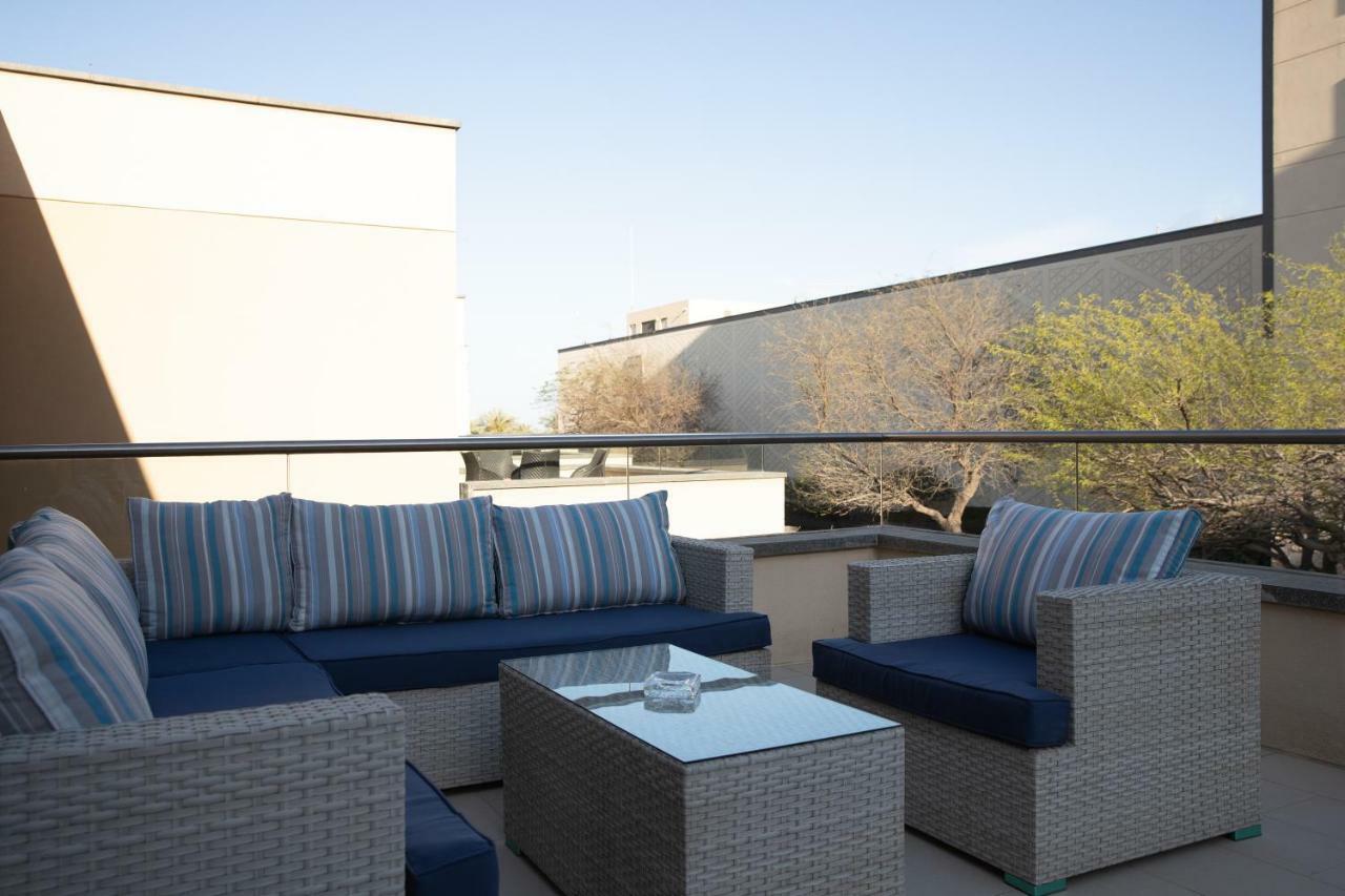 Jumeirah Messilah Beach Kuwait Kuwait City Luaran gambar A rooftop lounge at the Hotel Indigo in Scottsdale, Arizona