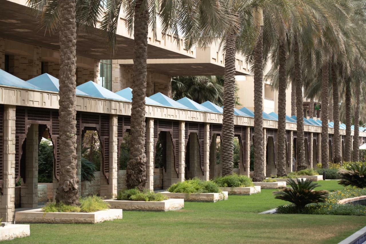 Jumeirah Messilah Beach Kuwait Kuwait City Luaran gambar The American University of Beirut